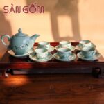 Bộ ấm chén vẽ đào trắng men xanh gốm sứ Bát Tràng SG-AC325