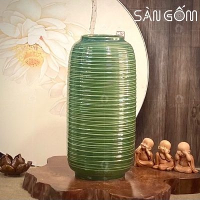 lo-hoa-bat-trang-dang-bom-hoa-tiet-vien-ngang-vuot-tay-mau-xanh-ngoc-1