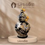 Bình hồ lô họa tiết mã đáo thành công men đen đắp nổi vẽ vàng SG-HL15
