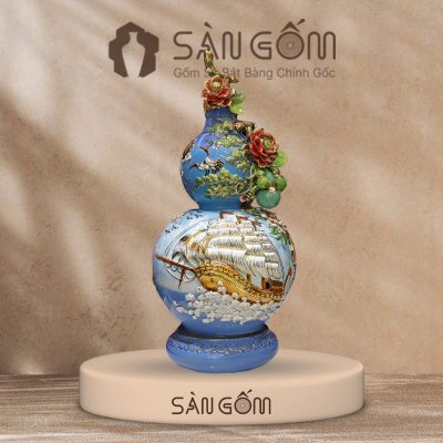 Bình hồ lô thuận buồm xuôi gió men xanh lam vẽ vàng đắp nổi SG-HL25
