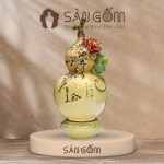 Bình hồ lô họa tiết trăm hoa đua nở chữ Lộc vẽ vàng đắp nổi men vàng hanh SG-HL39