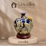 Bình hút lộc công đào đắp kênh men xanh coban đắp nổi vẽ vàng SG-BHL165
