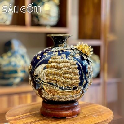 Bình hút lộc thuận buồm vạn lộc men xanh coban đắp nổi vẽ vàng SG-BHL177
