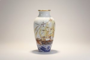 Bình Hoa Sứ Vẽ Thuyền Buồm Cổ Điển Mạ Vàng