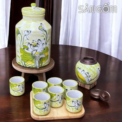 bo-binh-nuoc-dang-tru-hoa-tiet-hoa-sen-trang-ve-tay-men-ngoc-sg-bbn34 (2)