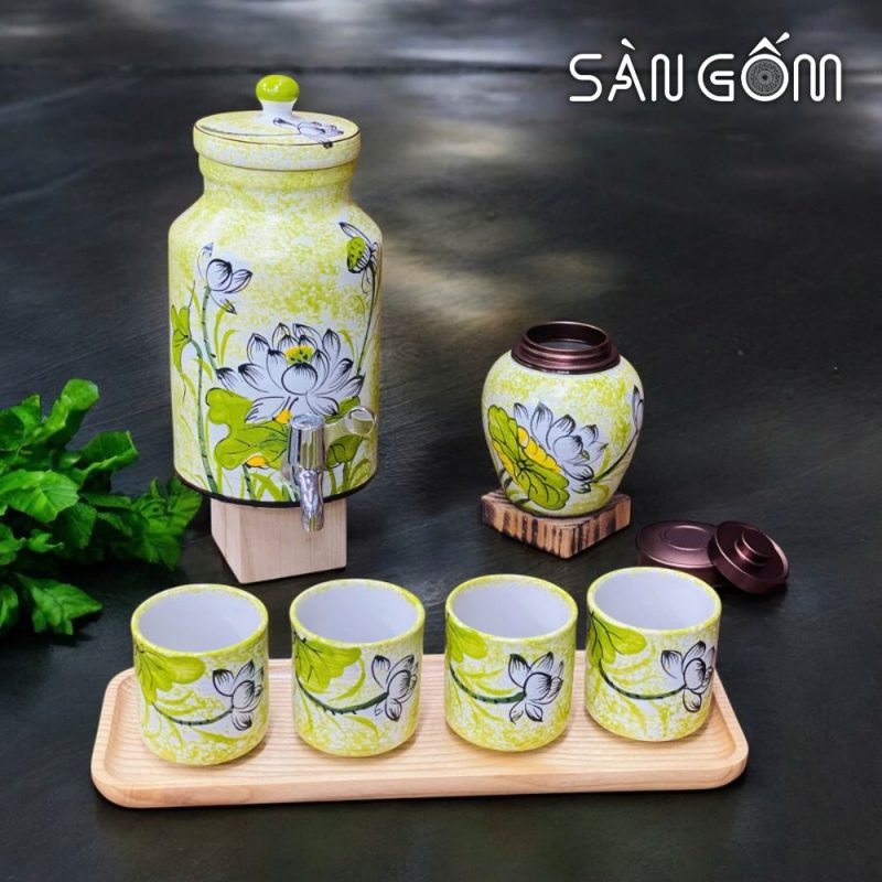 bo-binh-nuoc-dang-tru-hoa-tiet-hoa-sen-trang-ve-tay-men-ngoc-sg-bbn34 (3)