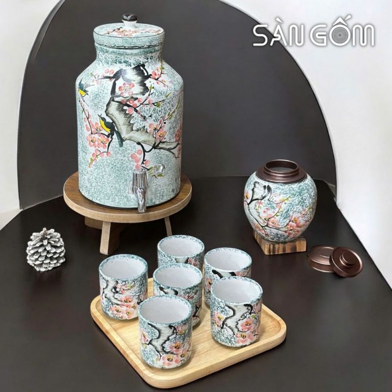 Bộ bình nước dáng trụ vẽ Én Xuân Đón Lộc men xanh dương SG-BBN39 - Ảnh 2