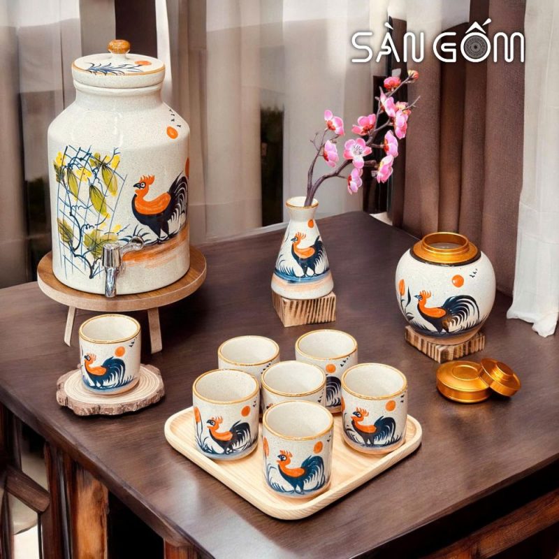 Bộ bình nước gốm sứ dáng trụ vẽ tay gà trống vinh hoa men kem SG-BBN04 - Ảnh 2