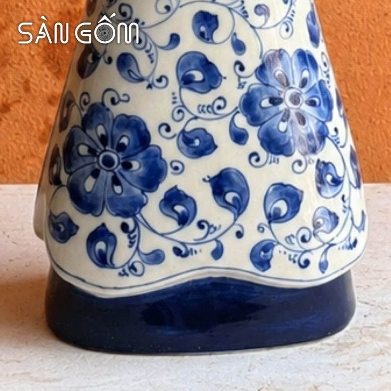 Lọ cắm hoa gốm sứ dáng áo dài men lam vẽ hoa dây cách điệu SG-LH461 - Ảnh 5