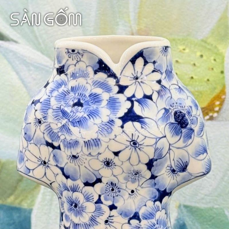 Lọ hoa Bát Tràng dáng áo dài men lam họa tiết ngàn hoa đan xen SG-LH457 - Ảnh 4