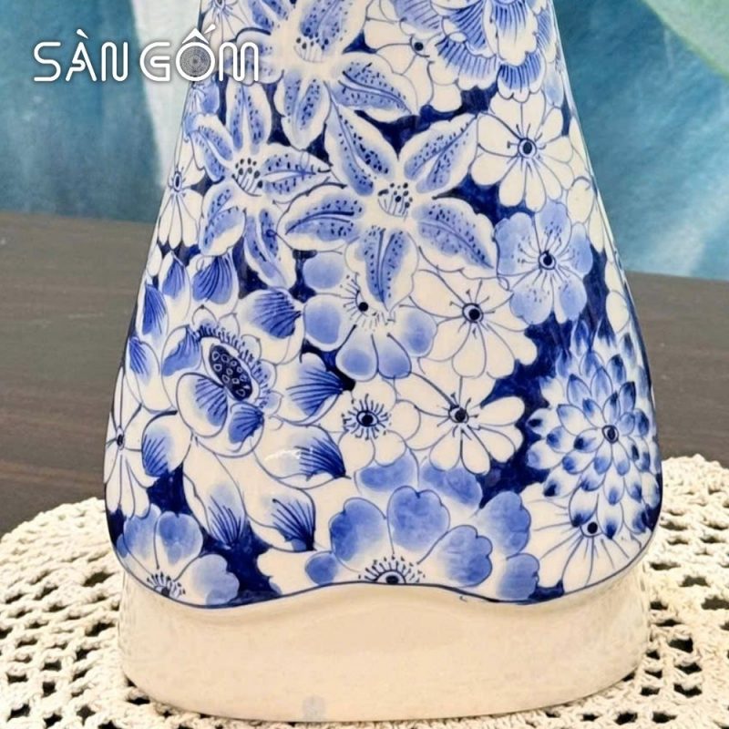 Lọ hoa Bát Tràng dáng áo dài men lam họa tiết ngàn hoa đan xen SG-LH457 - Ảnh 5