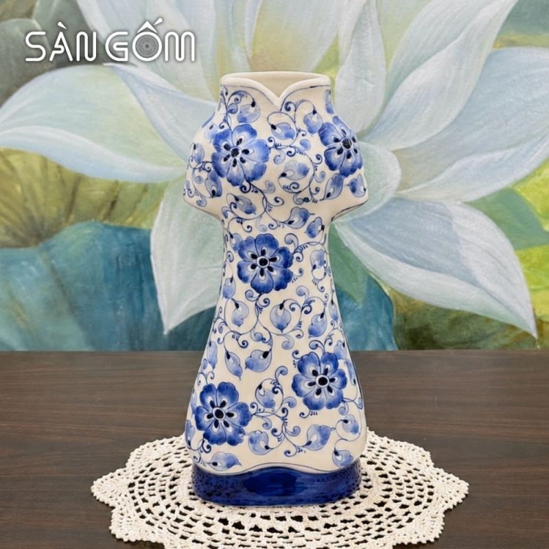 Lọ hoa gốm sứ dáng áo dài họa tiết ngàn hoa xanh lam SG-LH456 - Ảnh 2