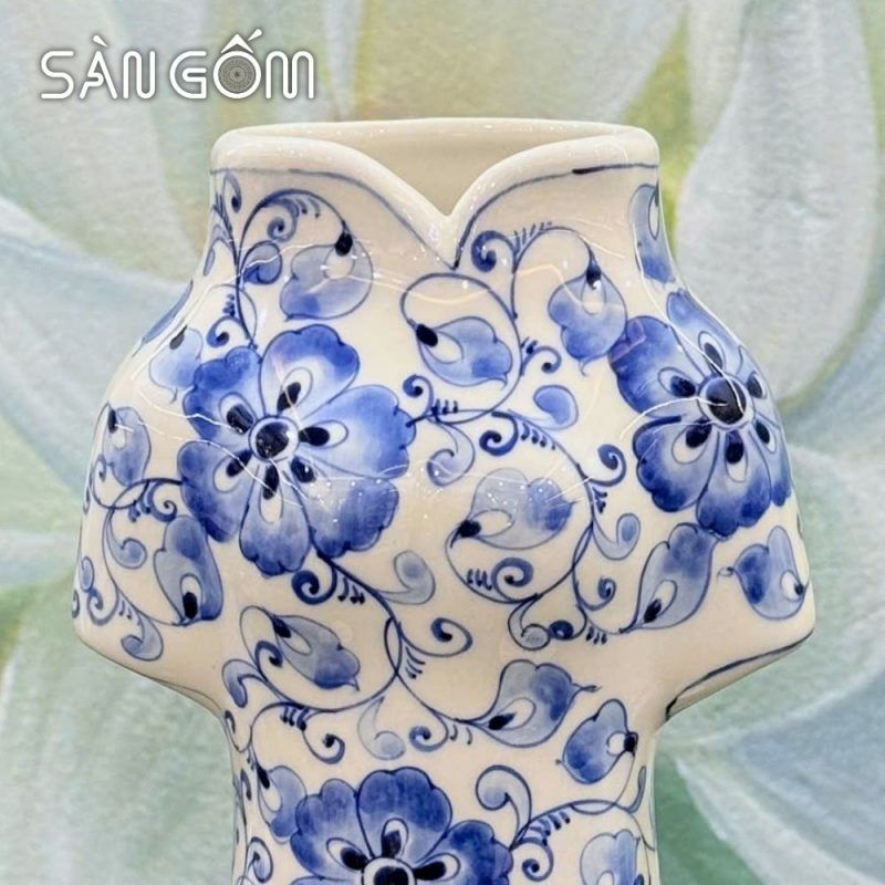 Lọ hoa gốm sứ dáng áo dài họa tiết ngàn hoa xanh lam SG-LH456 - Ảnh 4