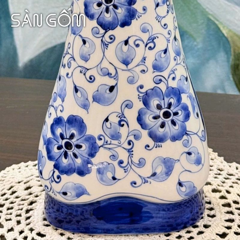 Lọ hoa gốm sứ dáng áo dài họa tiết ngàn hoa xanh lam SG-LH456 - Ảnh 5